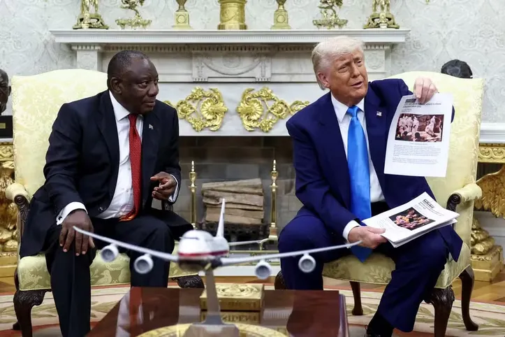 Ao receber o presidente sul-africano, Trump exibiu vídeos e reportagens sobre supostos crimes contra cidadãos brancos