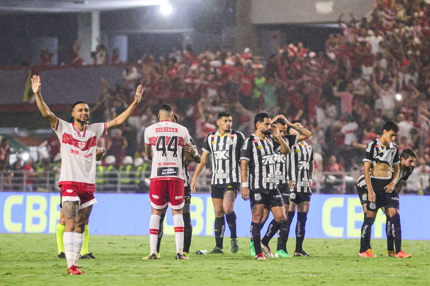 Nos pênaltis, CRB vence Santos e vai às oitavas da Copa do BR - Gazeta ...