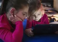 Especialistas dão dicas para manter crianças e adolescentes longe das telas durante recesso escolar