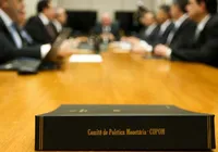 Copom eleva juros básicos da economia para 15% ao ano imagem