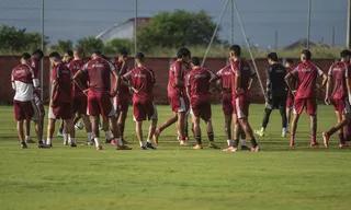 CRB viaja para São Paulo com dúvidas no meio e no ataque
