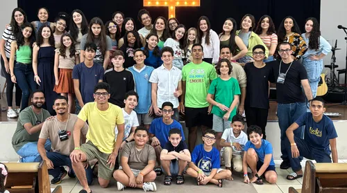 Betel reúne adolescentes em 3 dias de "Acampadentro" - Imagem