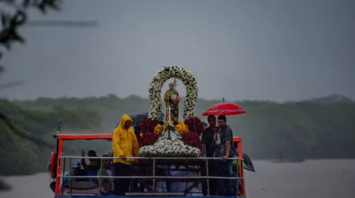 Devoção marca o final da Festa de São Pedro Pescador - Imagem