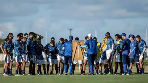 Em São Paulo, CSA treina para pegar o Guarani - Imagem