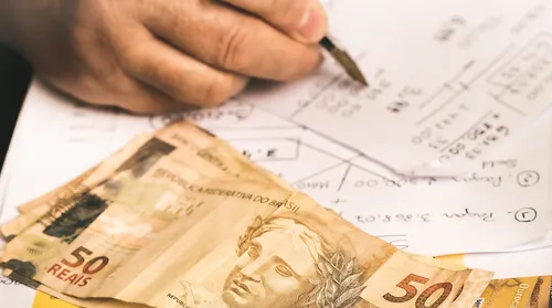 Governo muda regra, e trabalhador pode pegar até 9 empréstimos consignados CLT - Imagem
