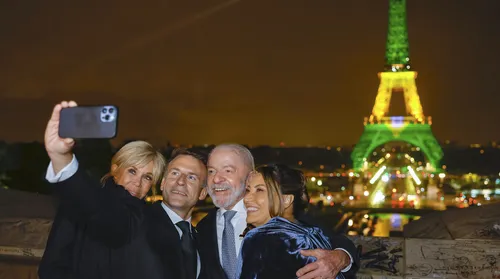 Lula pede que Macron ‘abra o coração’ para acordo com Mercosul - Imagem