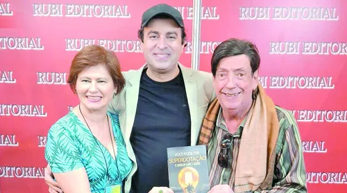 Melquisedeque Carlos Feitosa autografa segundo livro na 41ª Bienal Internacional do Livro - Imagem