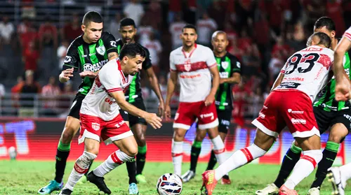 Mesmo com vantagem numérica em campo, CRB tem dificuldades de vencer - Imagem