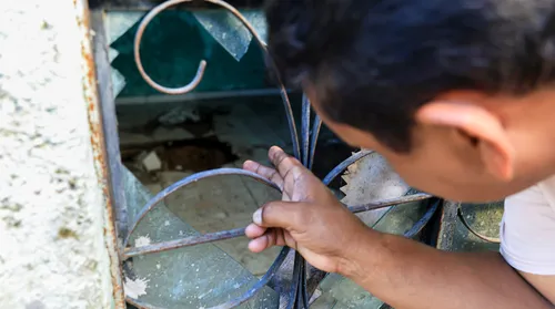 Moradores dos Flexais denunciam agravamento de rachaduras após início de obra - Imagem
