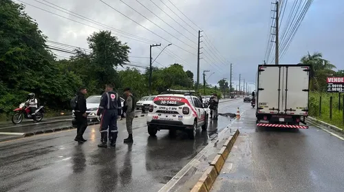 Polícia investiga acidente que matou casal em motocicleta - Imagem