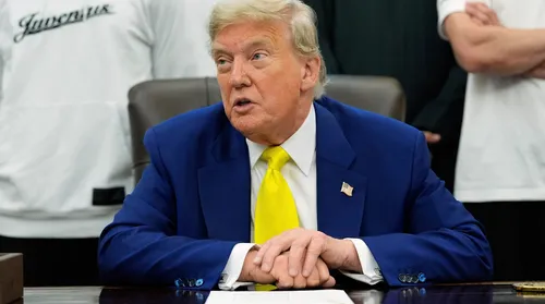 Trump decidirá em até 2 semanas se entrará no conflito com Irã - Imagem