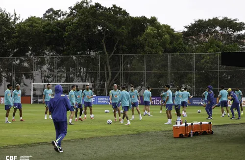 Com volta de Raphinha, Brasil enfrenta Paraguai nesta terça