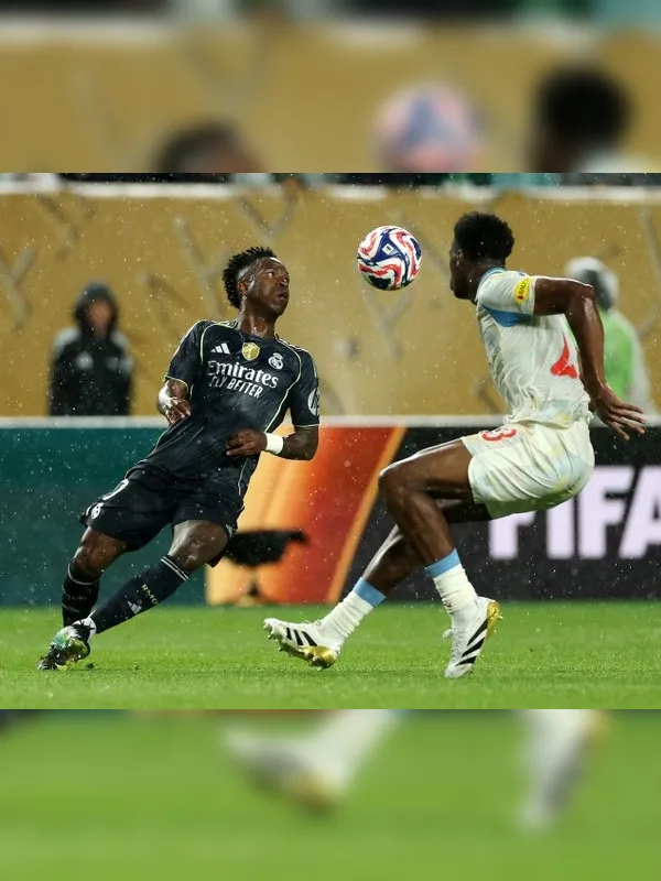 Vini Jr. brilha, Real Madrid vence Salzburg e vai às oitavas de final