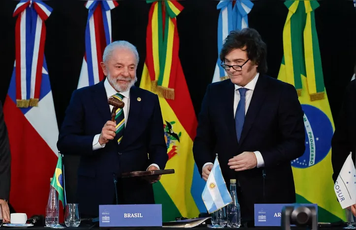 Presidente Luiz Inácio Lula da Silva na cerimônia de transmissão da Presidência com o presidente da Argentina, Javier Milei