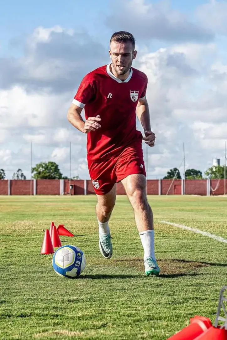 Fábio Alemão renovou seu contrato com o CRB até o final de 2026