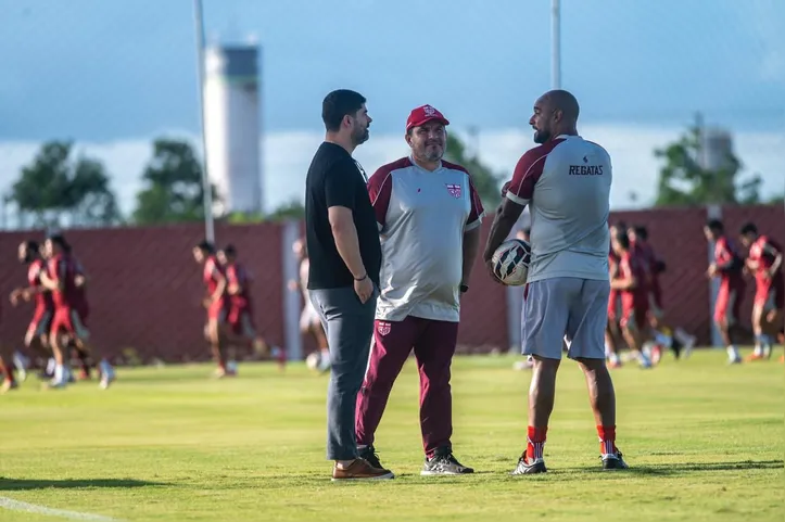 Com atacante suspenso, CRB deve mexer na formação para jogo contra o América-MG, pela Série B