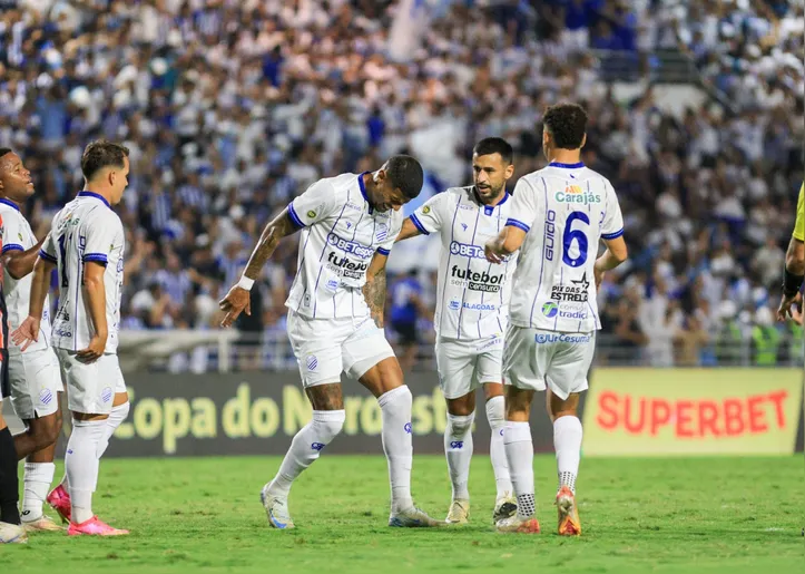 Tiago Marques fez o gol e saiu lesionado do jogo