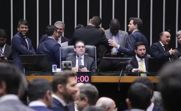 Requerimento foi aprovado no Plenário da Câmara por 346 votos a favor e 97 contra