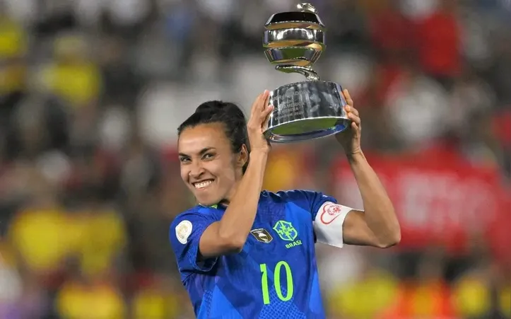 Marta aparece na lista para concorrer ao prêmio no feminino