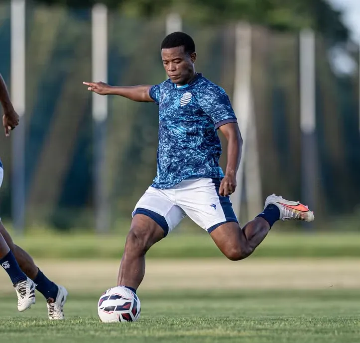 Meia Luciano Naninho já fez a sua estreia com a camisa do CSA