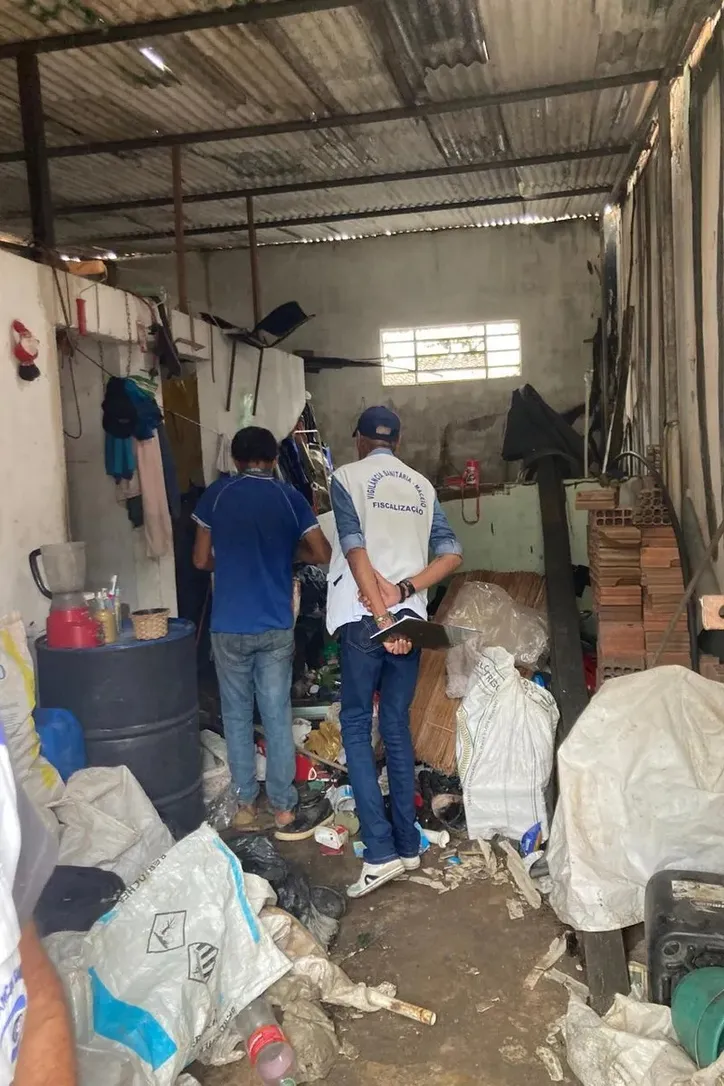 Materiais estavam acumulados na residência