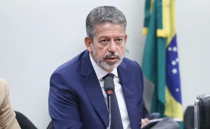 Deputados federais Arthur Lira e Alfredo Gaspar estão cotados para disputar vaga no Senado