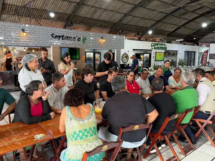 Vereadores pedem esclarecimentos sobre a transferência da administração do Mercado de Jaraguá para o Estado