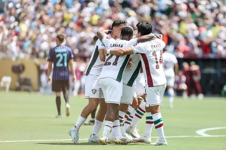 Jogadores do Flu comemoram a vitória sobre a Inter de Milão