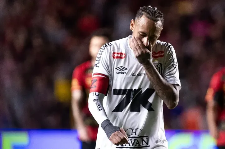 Neymar não vive um bom momento com a camisa do Santos