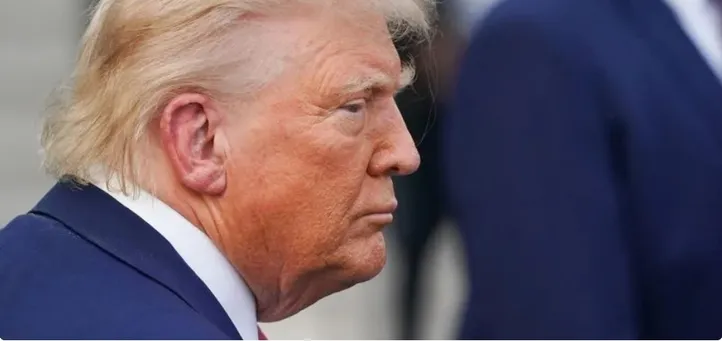 Trump disse que a procuradora-geral Pam Bondi e o FBI estão liderando a investigação.