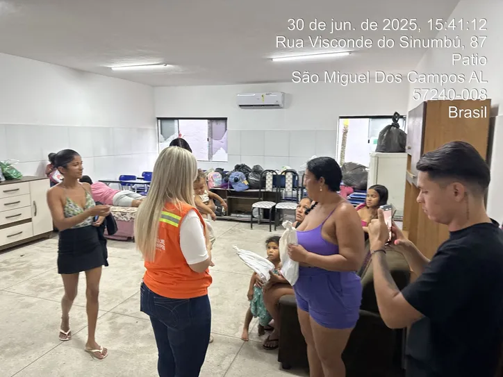 Famílias estão abrigadas em escola de São Miguel dos Campos