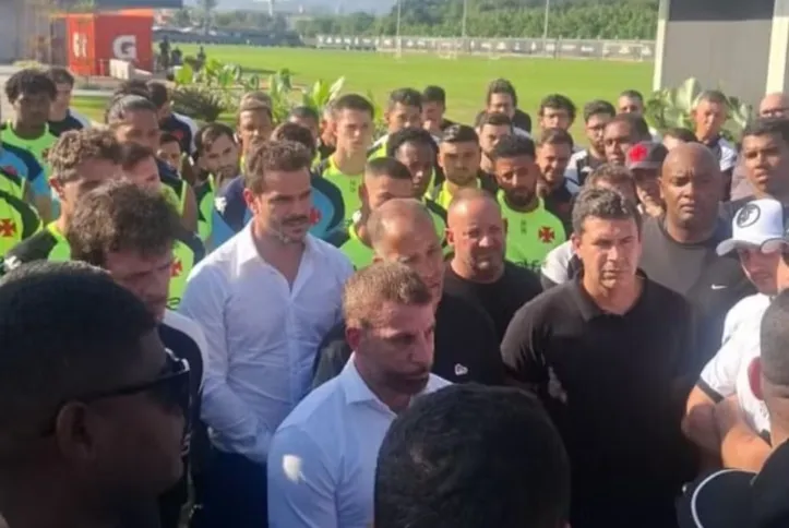 Torcedores do Vasco conversaram com técnico e com presidente