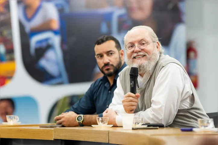 Jornalista, publicitário e professor universitário, LUIZ DANTAS tomou posse no Conselho Estadual de Comunicação como representante da Ufal, onde ingressou por concurso público em 1983
