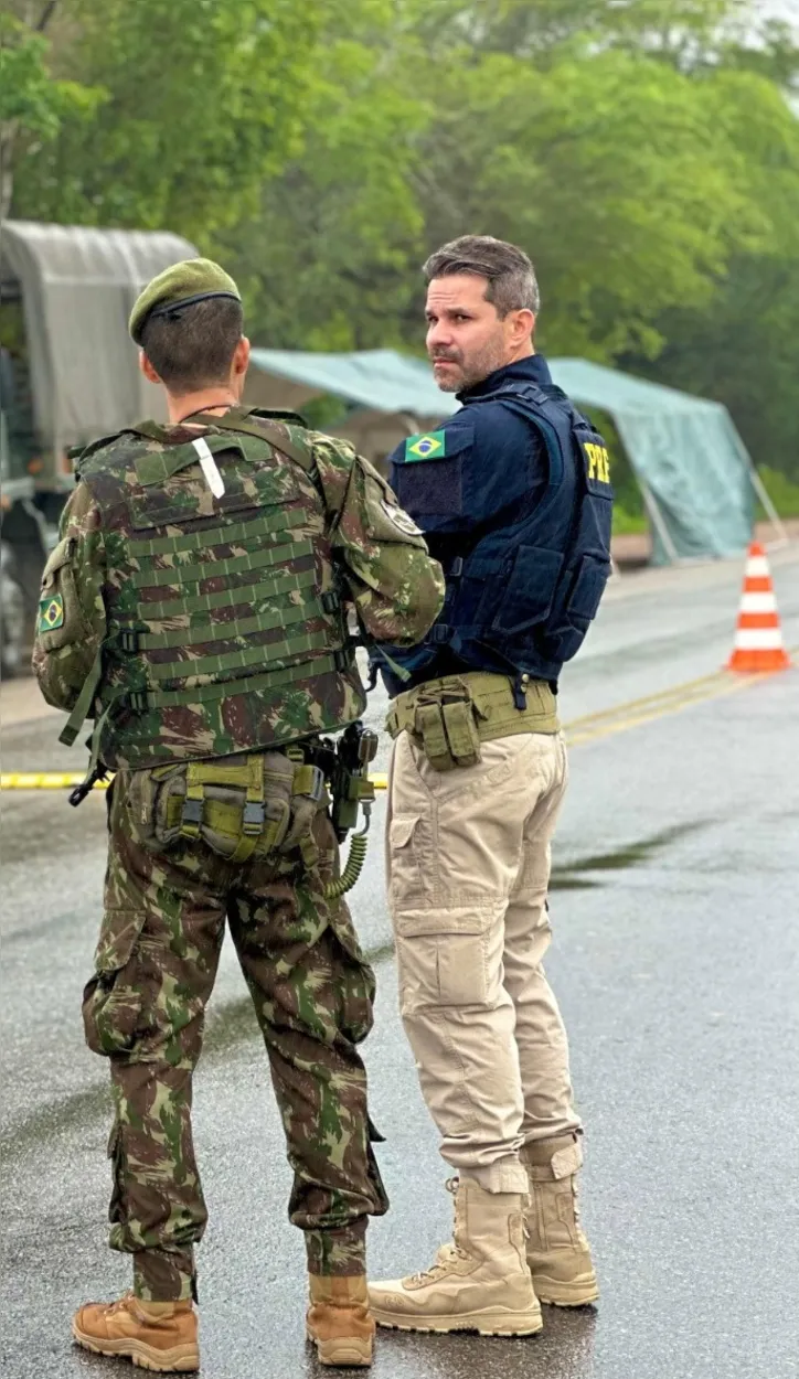 Agora policial rodoviário federal (PRF), Dhyhollanes Cavalcante afirma ter entendido que não podia mudar a PM, então decidiu sair