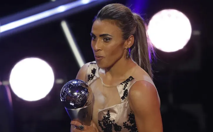 Marta é considerada a maior jogadora de futebol da história