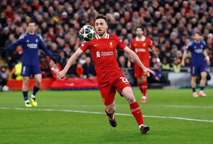O atacante português Diogo Jota em jogo contra o PSG pela Liga dos Campeões da Europa em 11 de março de 2025