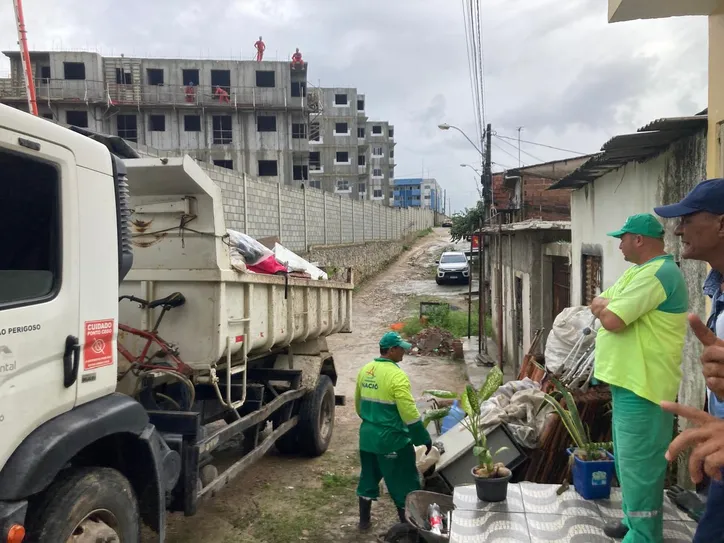 Vigilância Sanitária recolheu entulhos em residências de Maceió