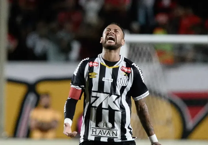 Neymar tem contrato com o Santos até o dia 30 de junho deste ano