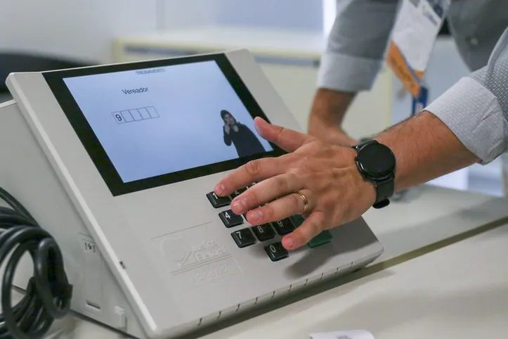 Brasil possui o maior sistema eleitoral informatizado do mundo