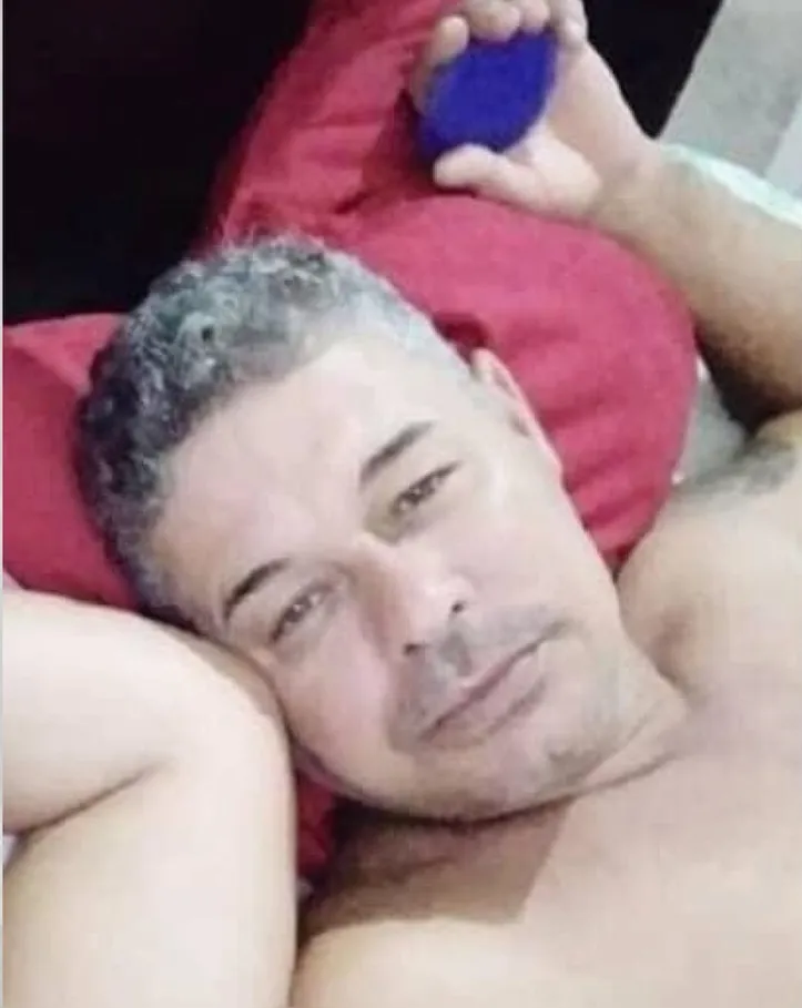 Pedreiro José Sílvio Araújo da Silva, de 47 anos, foi assassinado dentro de casa