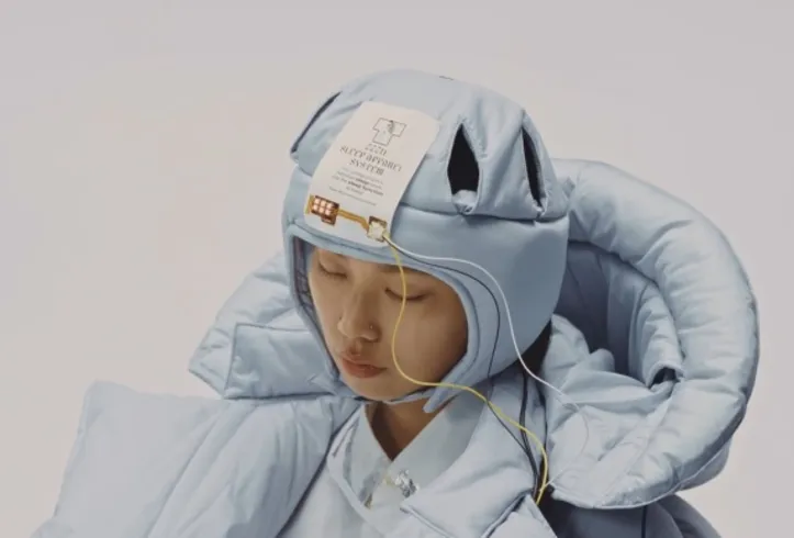 Imagem ilustrativa da imagem “Traje do sono” usa tecnologia para facilitar dormir em qualquer lugar