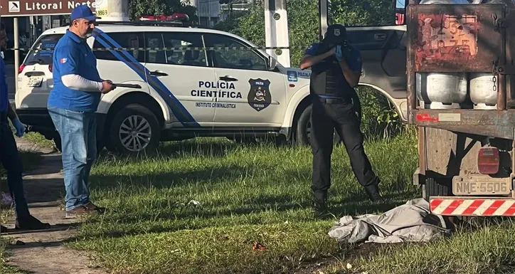 Corpo foi arrastado por caminhão