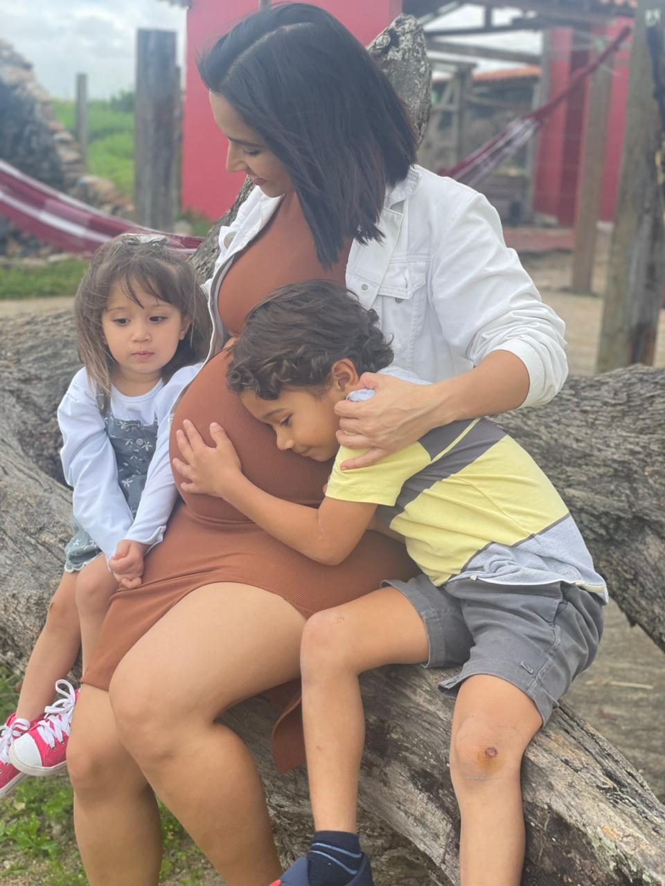 Vaneska Severo tem dois filhos e aguarda a chegada de Liam: educação baseada no diálogo