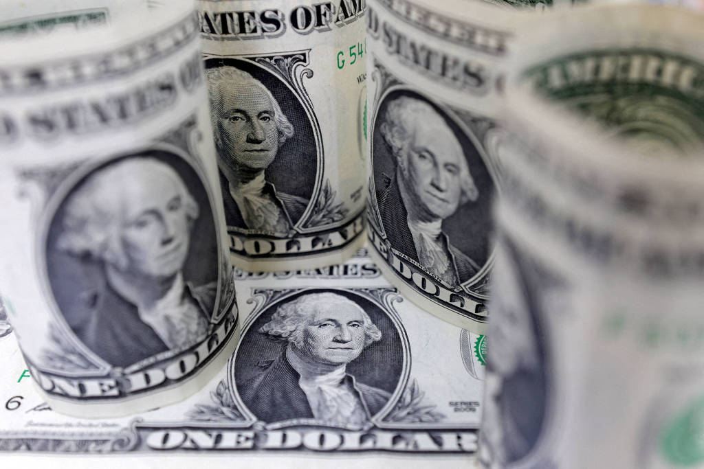 Na máxima do dia, a moeda chegou a subir 0,93%, a R$ 5,598