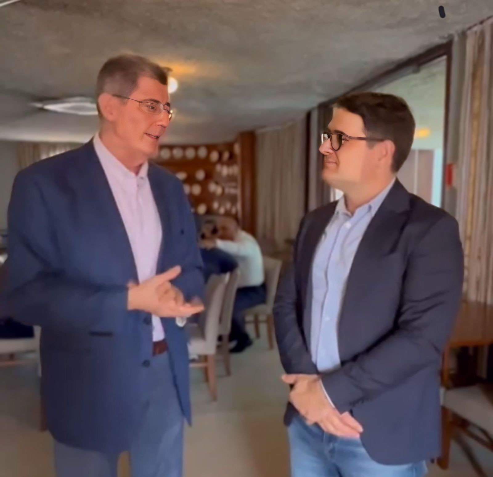 Presidente da Carajás Home Center, ALEXANDRE MENDONÇA recebeu o ex-ministro da Fazenda JOAQUIM LEVY para falar da economia nacional e do potencial competitivo de Alagoas