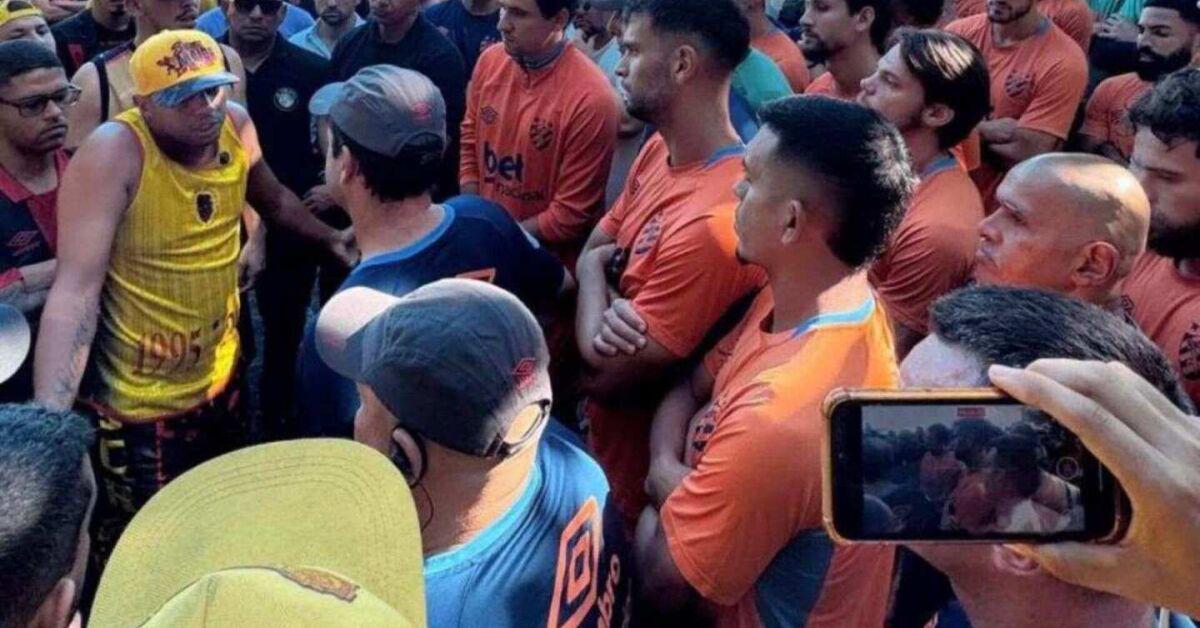 Sport teve CT invadido por torcedores