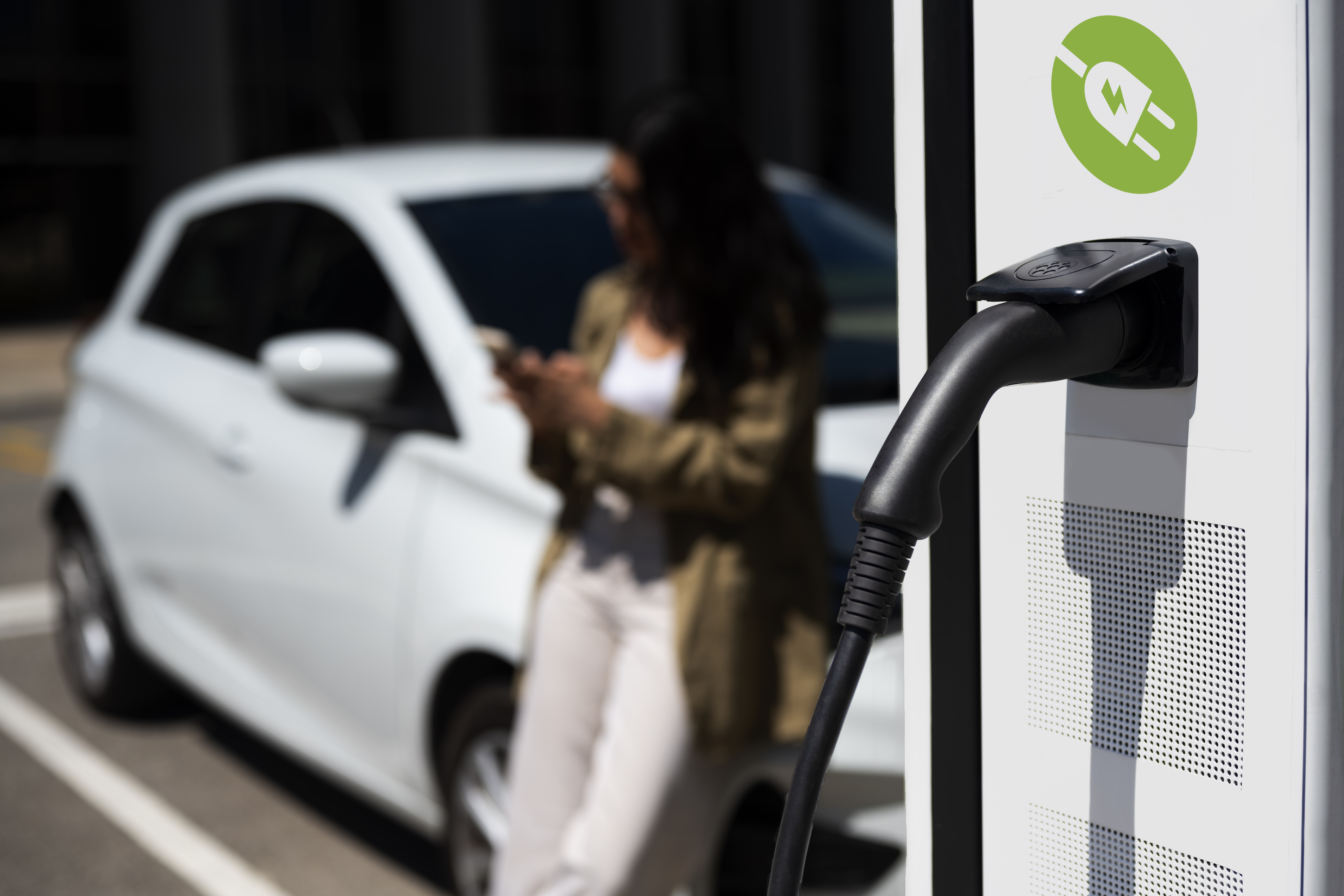 Segurança dos pontos para carregamento de veículos elétricos em edificações verticais entra em discussão