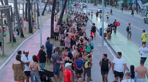 Bolo vulcão vira sensação e provoca fila na orla de Maceió - Imagem