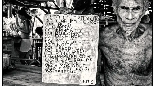 Fotografias de Celso Brandão reencontram comunidade da Ilha do Ferro após 40 anos - Imagem