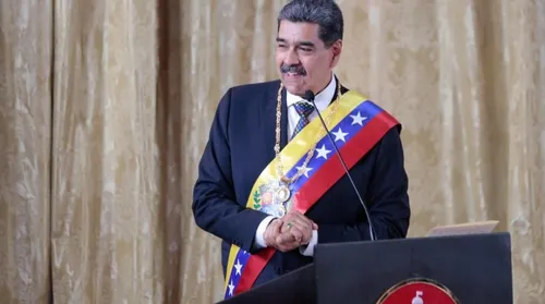Maduro ordena mobilização de 25 mil militares para se defender dos EUA - Imagem